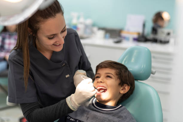 Best Emergency Tooth Extraction in Eslon, CA
