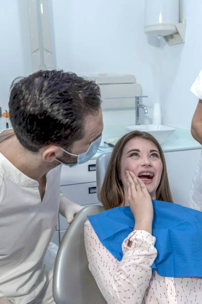 Best Emergency Tooth Extraction in Eslon, CA